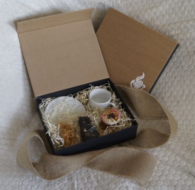 Gift box with porcelain and tea